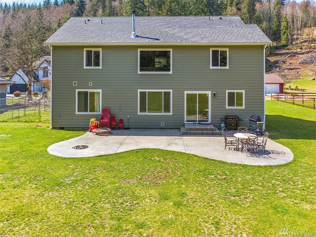 Property Photo: 1564 Farm St WA 98323