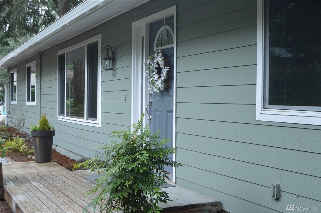 Property Photo: 6934 Timberlake Dr SE WA 98503