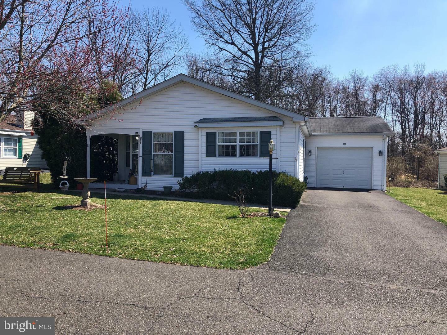 Property Photo:  274 Countryside Circle  PA 18938 