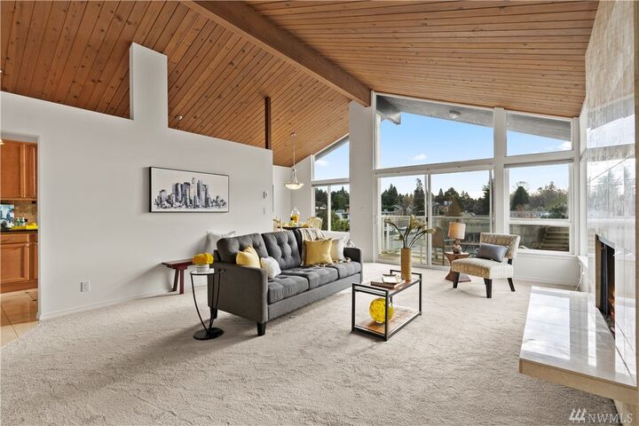 5249 NE 40th Ave 403  Seattle WA 98105 photo