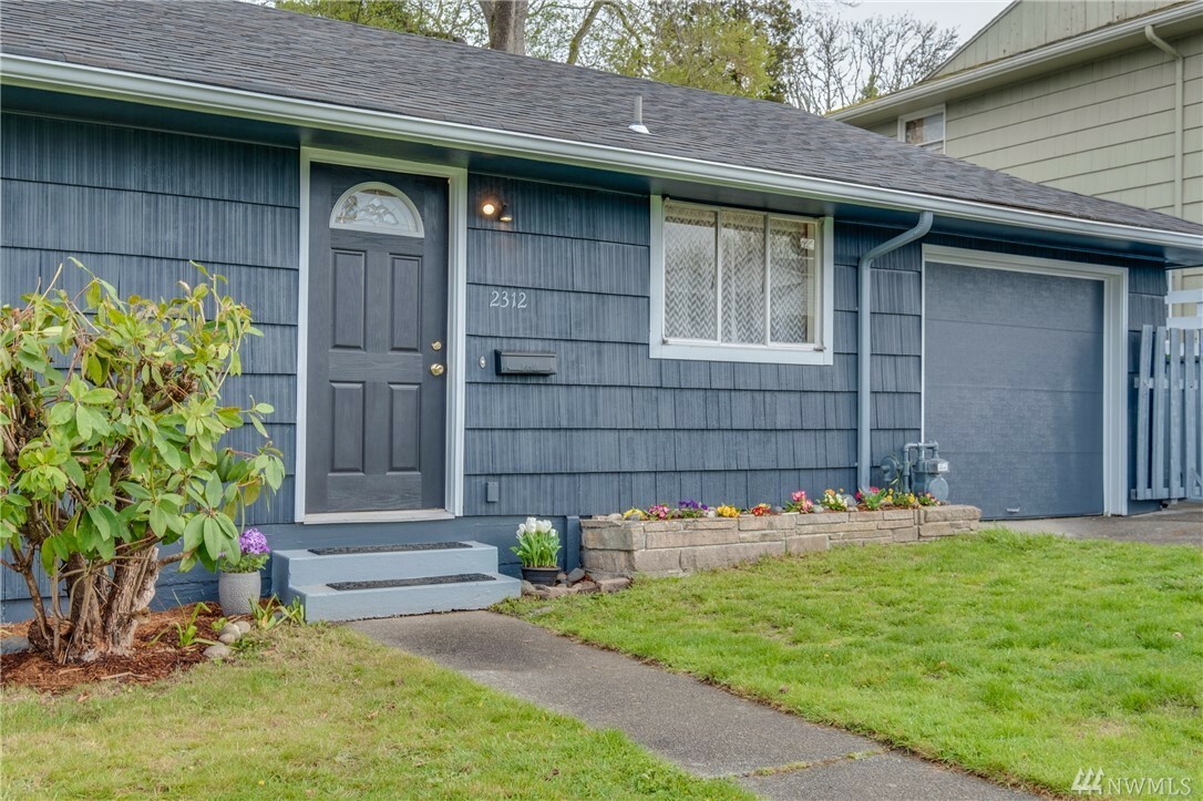 Property Photo:  2312 E 17th St  WA 98310 