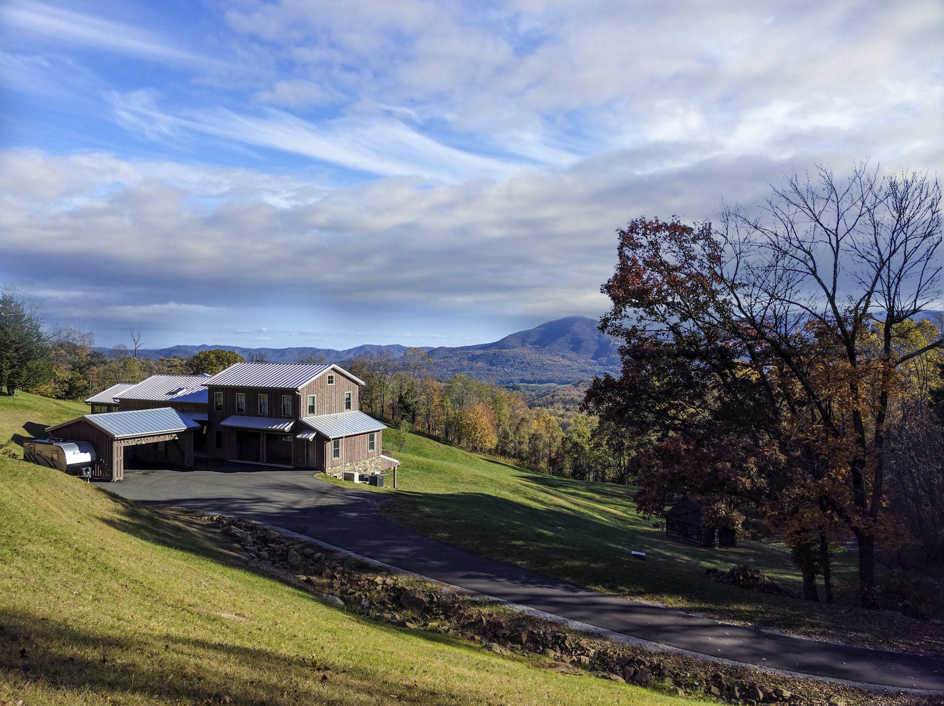 Property Photo:  6975 Stoney Point Rd  VA 24018 