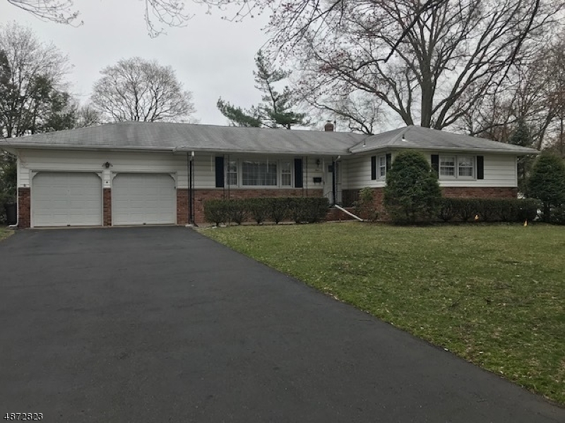 Property Photo: 4 Harvale Dr NJ 07932