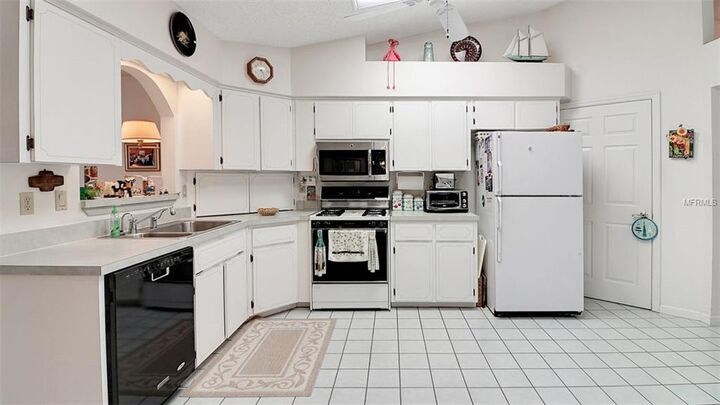Property Photo: 1028 Scotch Pine Court FL 34788