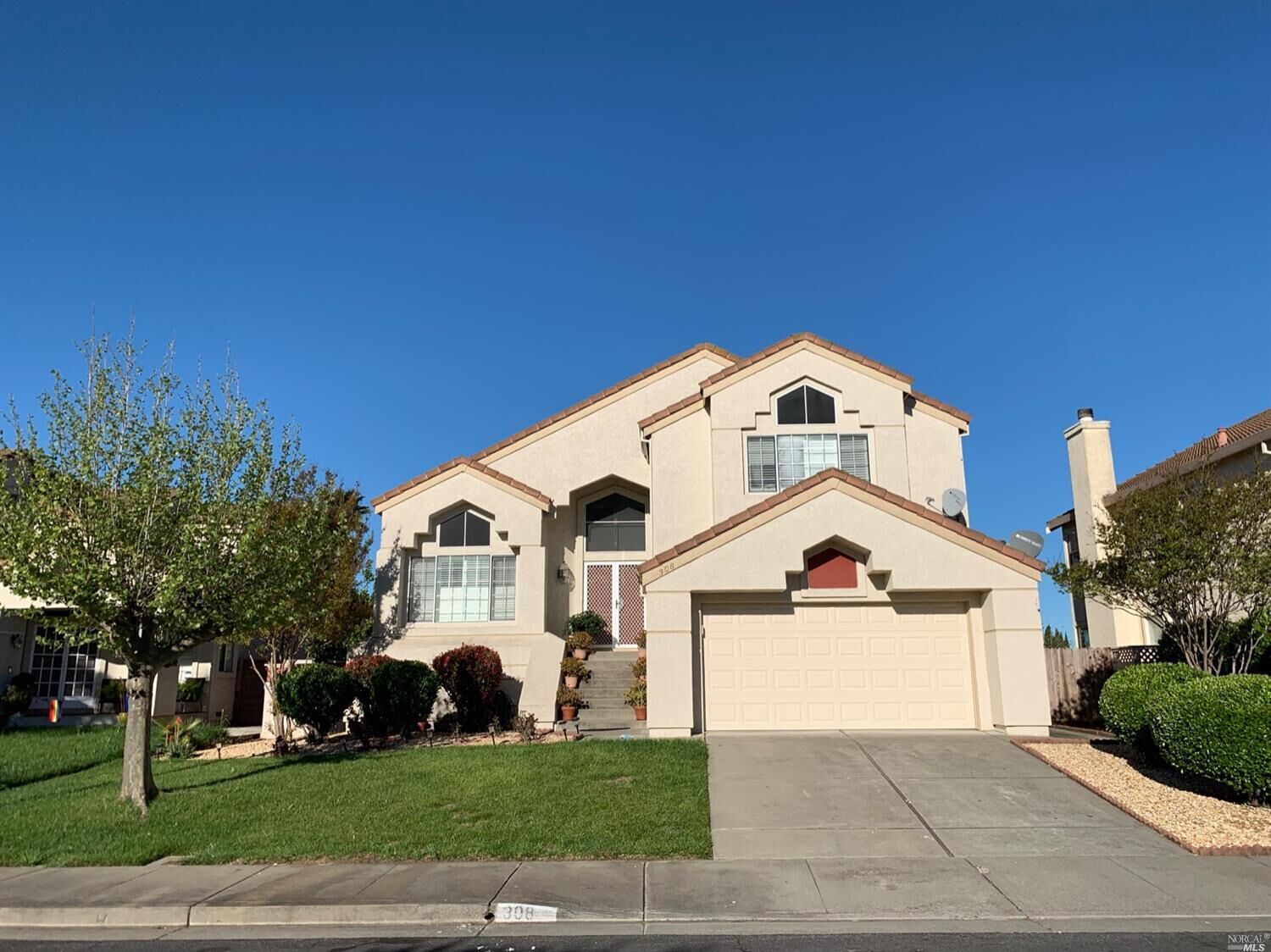 Property Photo: 308 Keyes Court CA 94585