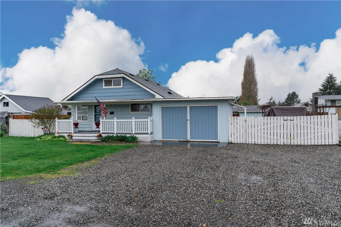 Property Photo:  641 11th St  WA 98230 