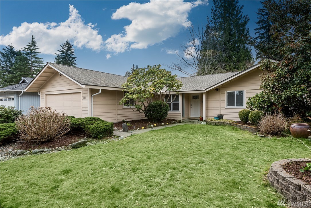 Property Photo:  1811 172nd Ave NE  WA 98008 