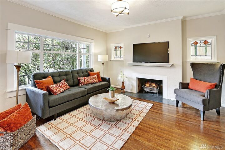 Property Photo:  2134 N 50th St  WA 98103 