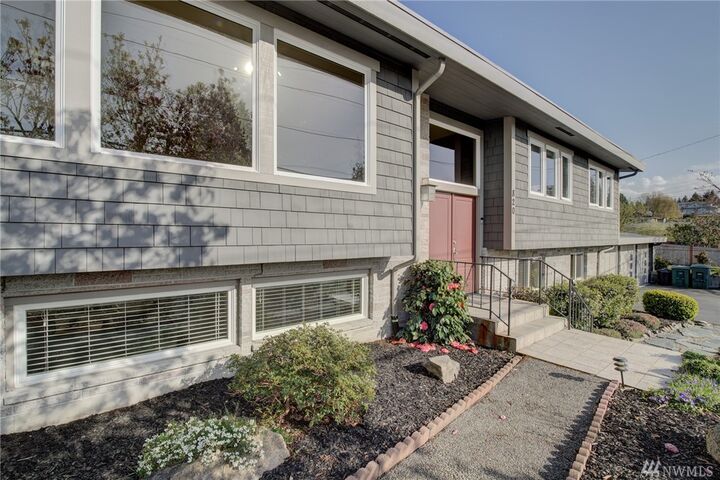 820 9th Ave N  Edmonds WA 98020 photo