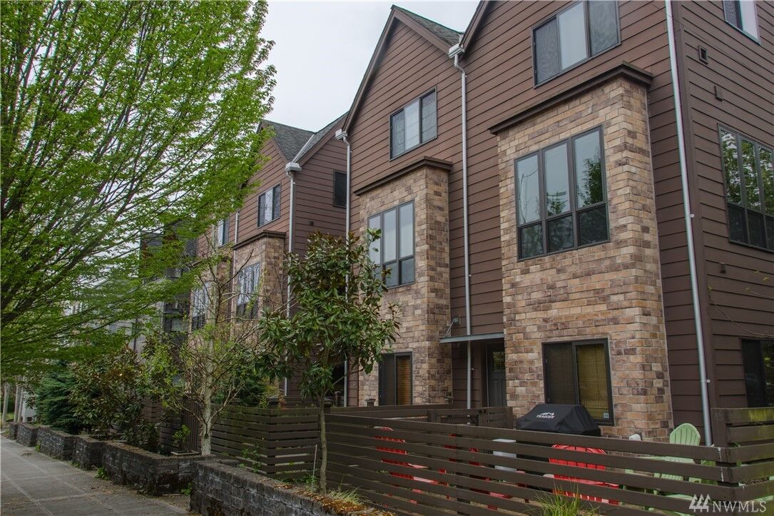 Property Photo:  7937 Densmore Ave N  WA 98103 