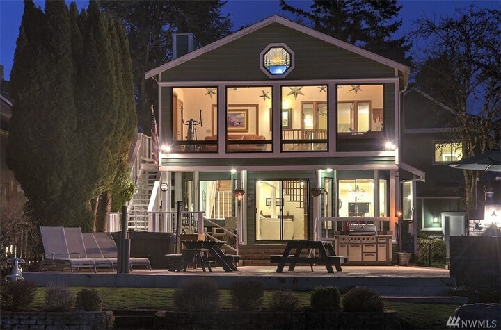 Property Photo:  14224 SE 270th Place  WA 98042 