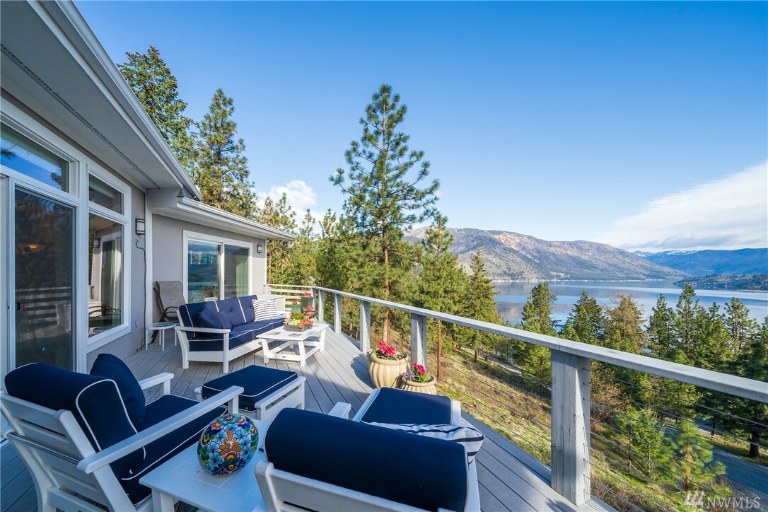 7385 Ridgeview Dr  Chelan WA 98816 photo