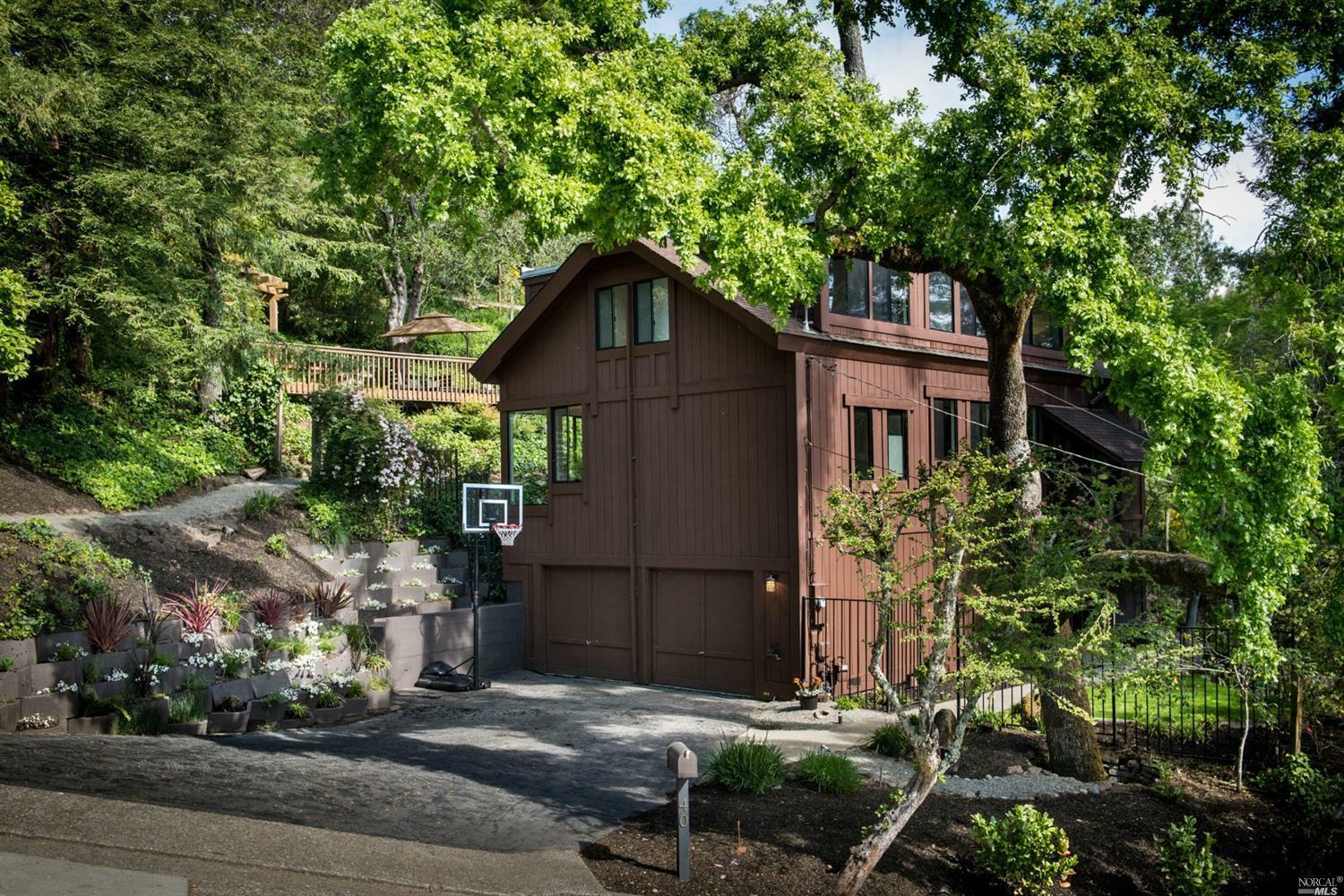 Property Photo: 40 Quisisana Drive CA 94904