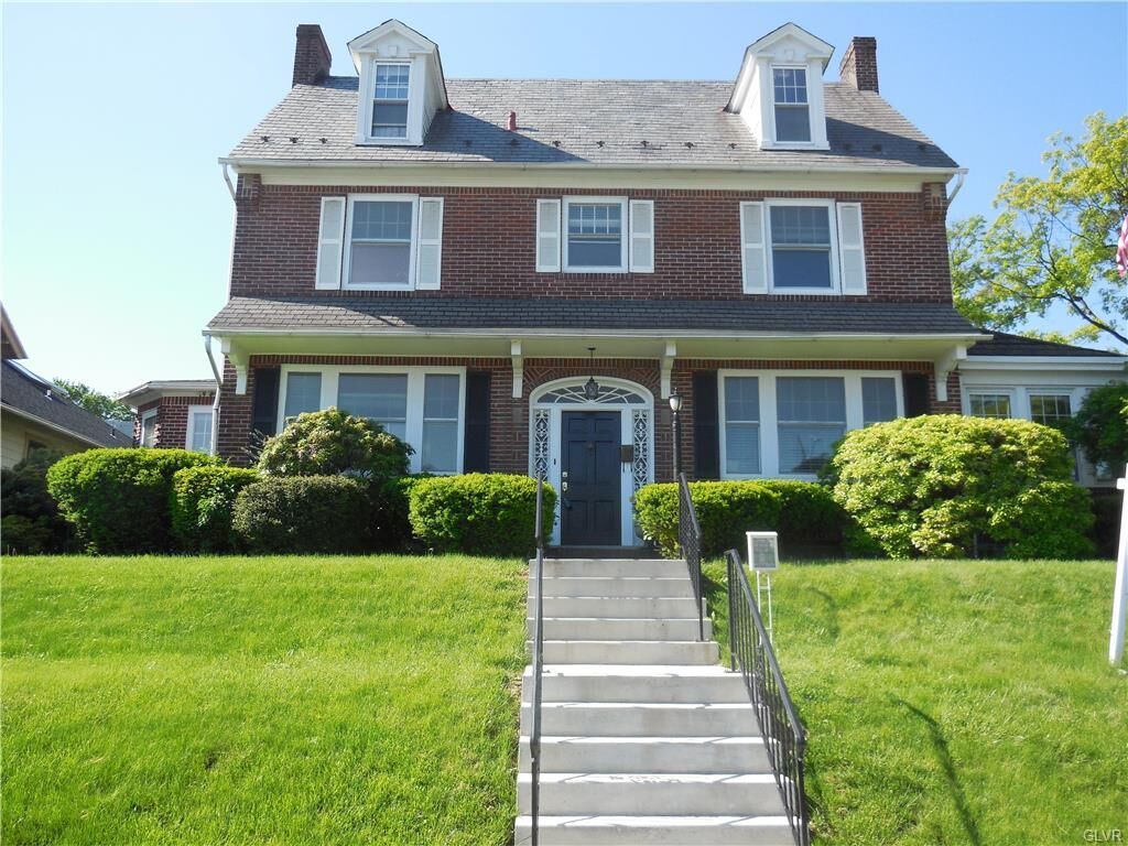 Property Photo: 1527 West Broad Street PA 18018