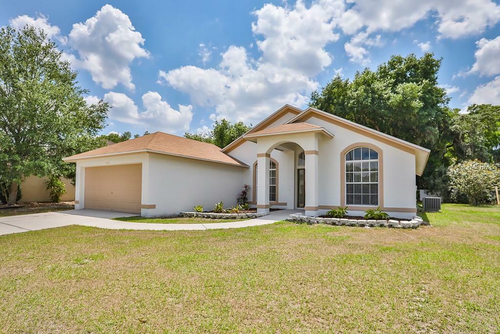 Property Photo:  9706 Glenpointe Drive  FL 33569 