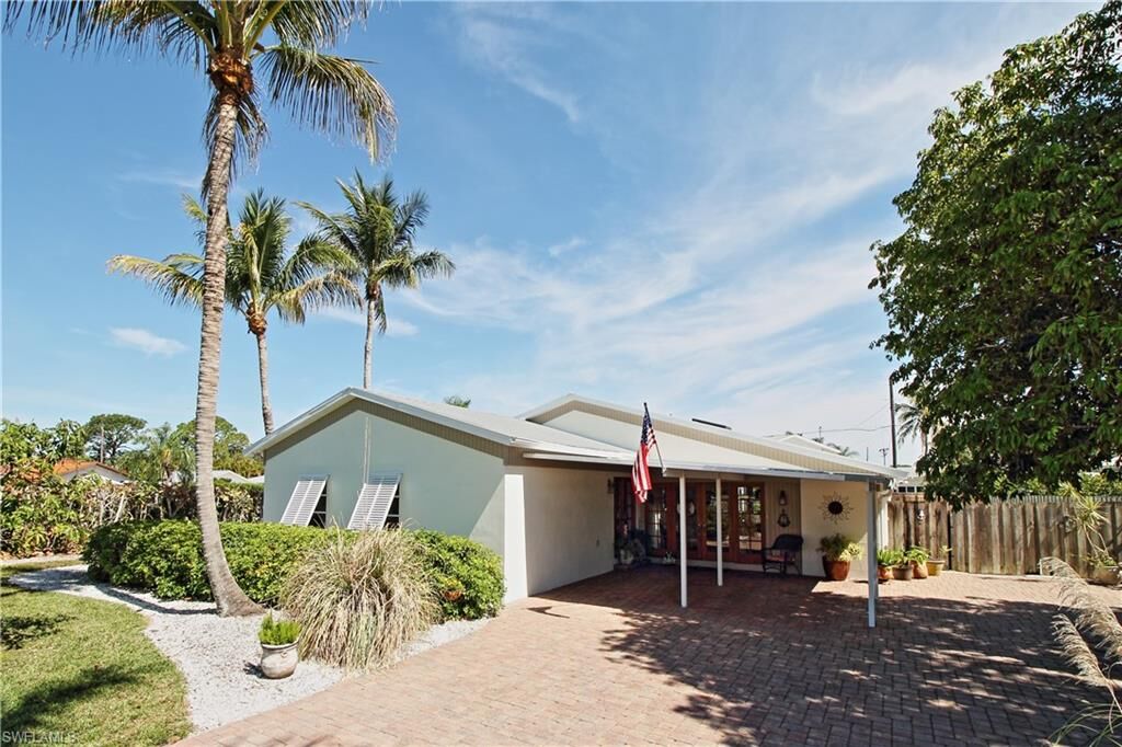 Property Photo: 99 3rd St FL 34134