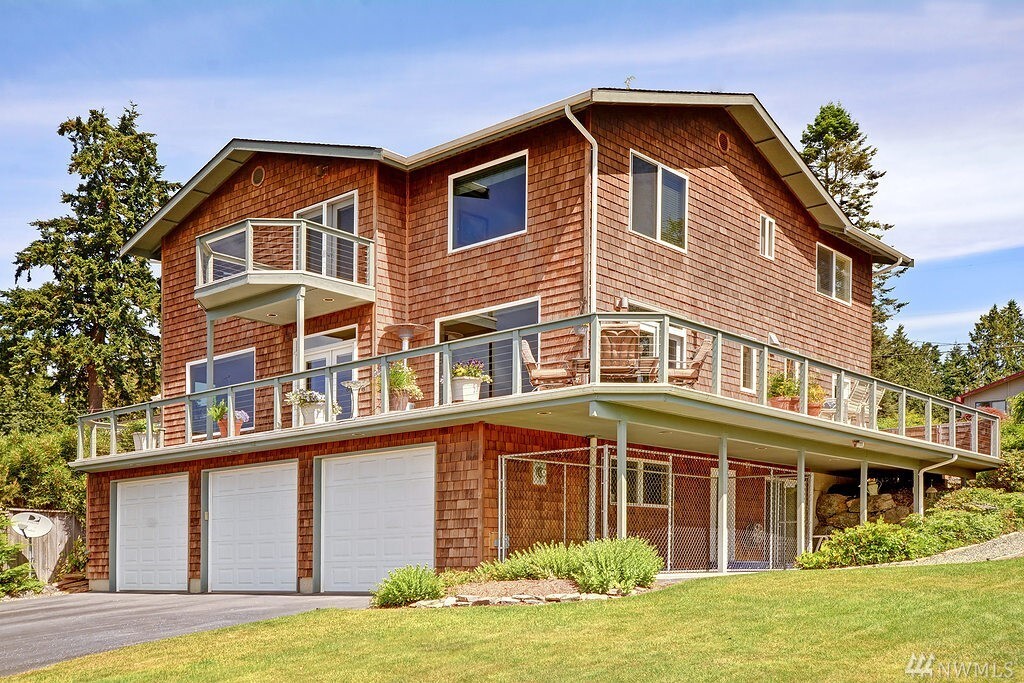 Property Photo: 432 Priest Point Dr NW WA 98271