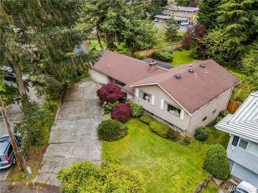 Property Photo:  5911 125th Ave SE  WA 98006 