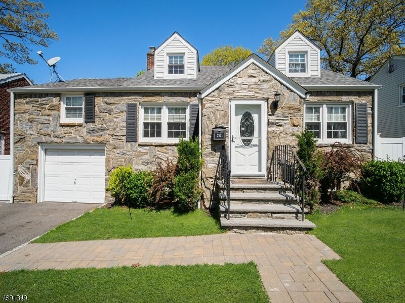Property Photo: 282 Hazel Pl NJ 07083
