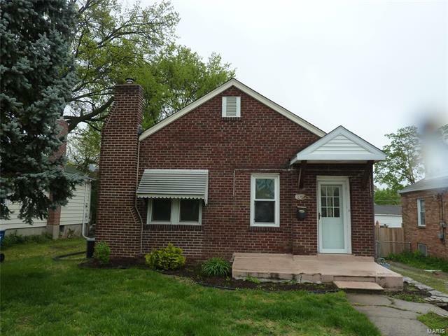 8616 Ivy Avenue  St Louis  63123 photo