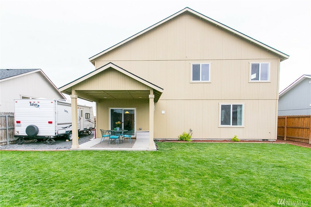 Property Photo:  709 S Taft St  WA 98837 