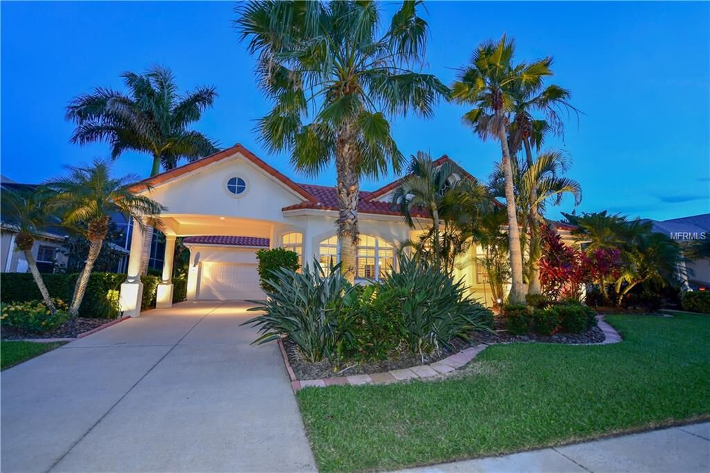 Property Photo:  4732 Pinnacle Drive  FL 34208 