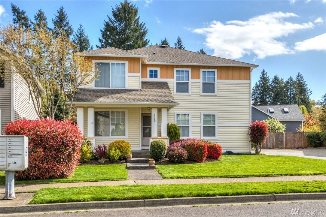 Property Photo:  1842 Fisher St  WA 98327 