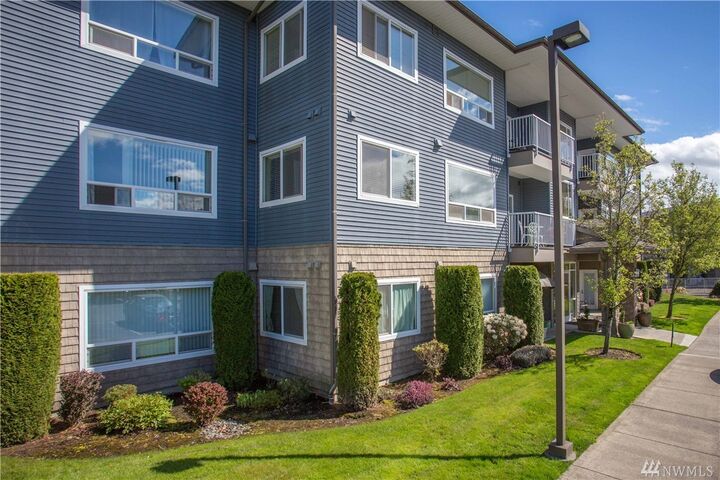 Property Photo: 500 Darby Dr 214 WA 98226