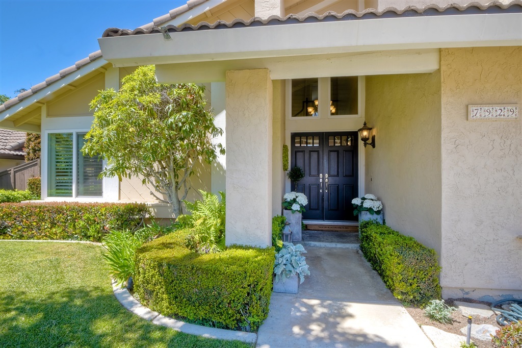 Property Photo: 7929 Las Mientes Ln CA 92009