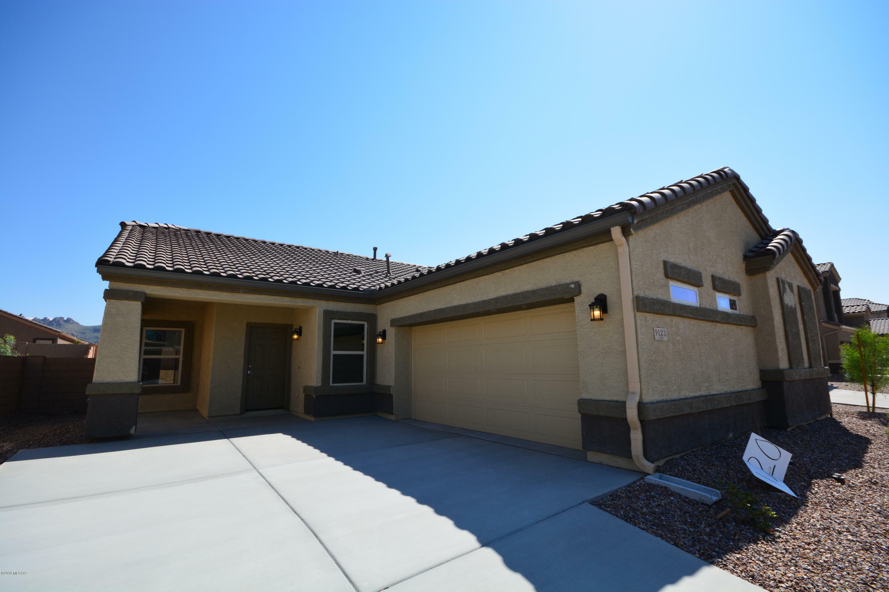 Property Photo:  9123 W Blue Saguaro Street  AZ 85653 