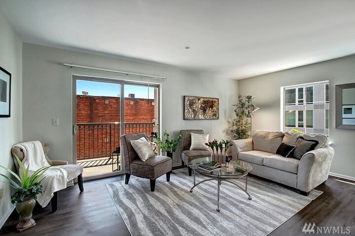 Property Photo: 1125 E Olive St 207 WA 98122
