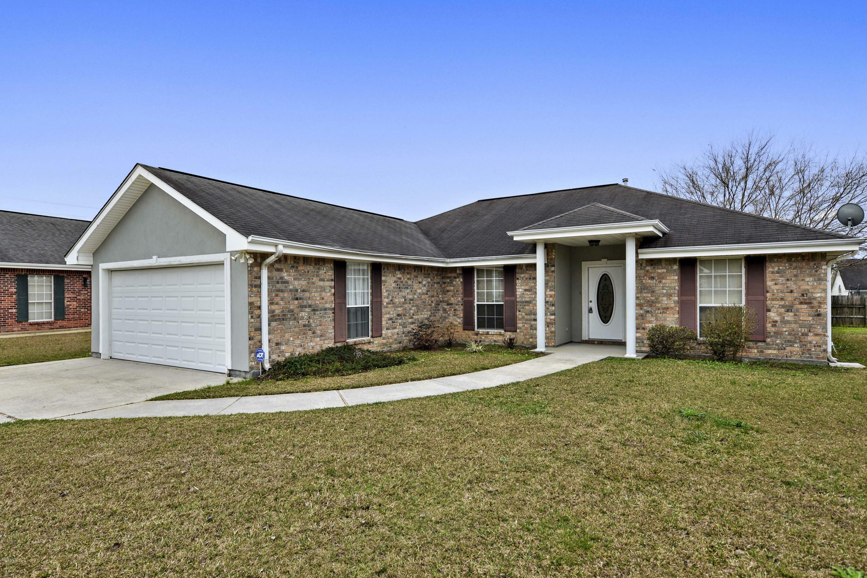 Property Photo: 18017 Greenleaves Drive MS 39503