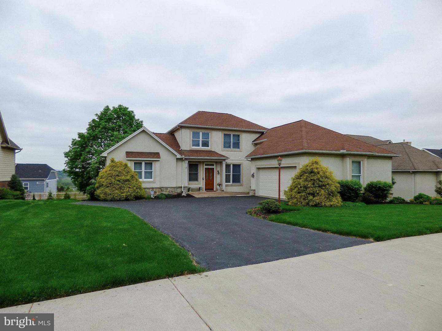 Property Photo:  1059 Glen View Drive  PA 17403 