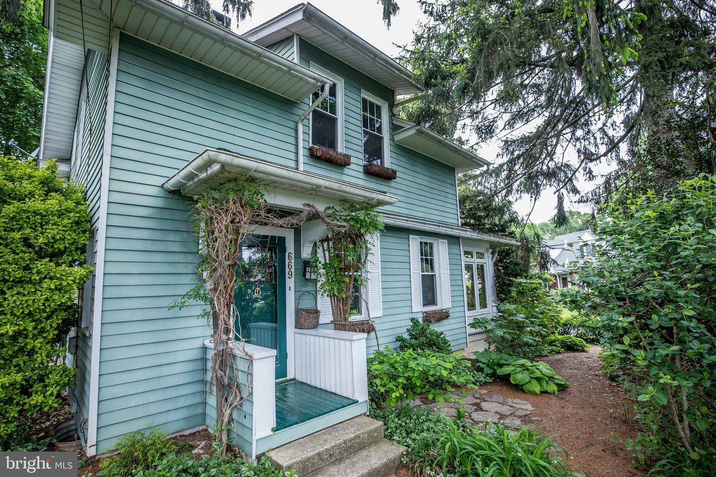 Property Photo: 669 Juliette Avenue PA 17601