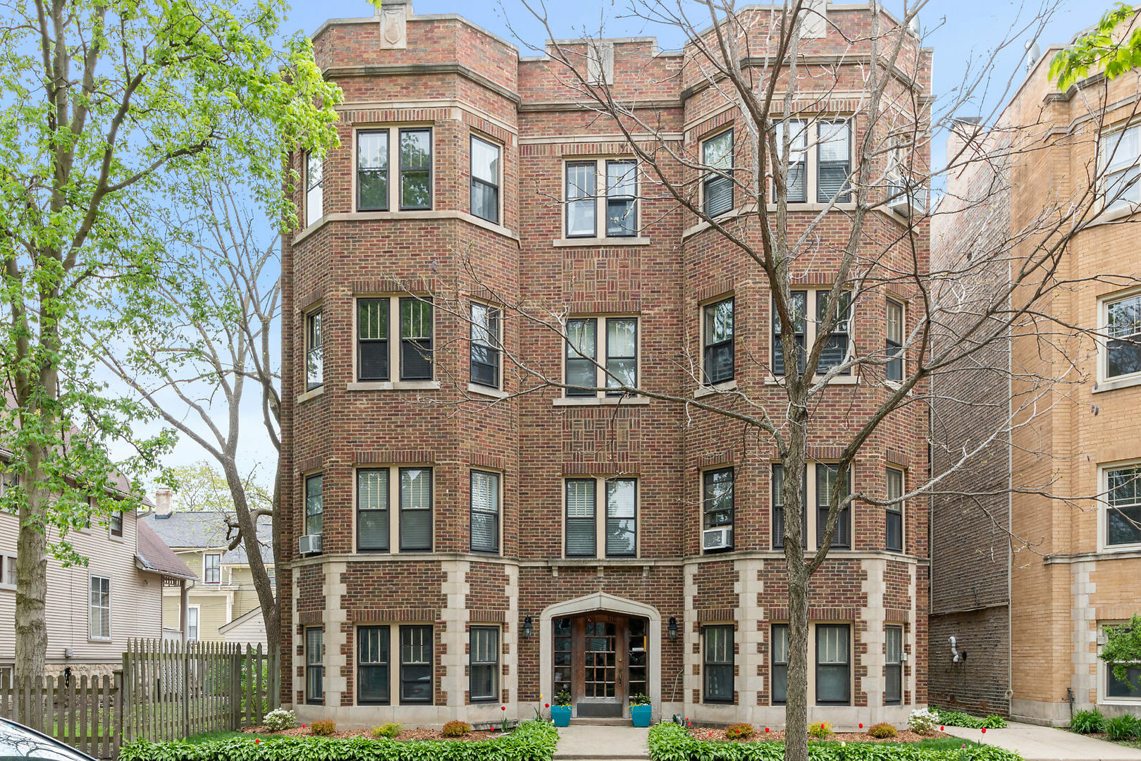 Property Photo:  320 North Maple Avenue G  IL 60302 