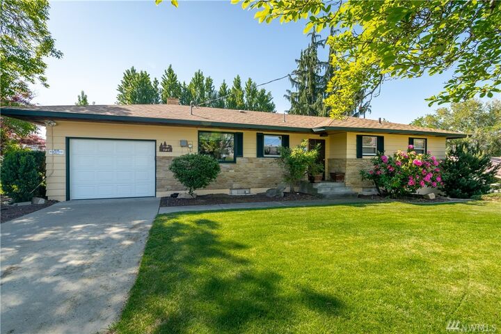 464 NE 7th St  East Wenatchee WA 98802 photo