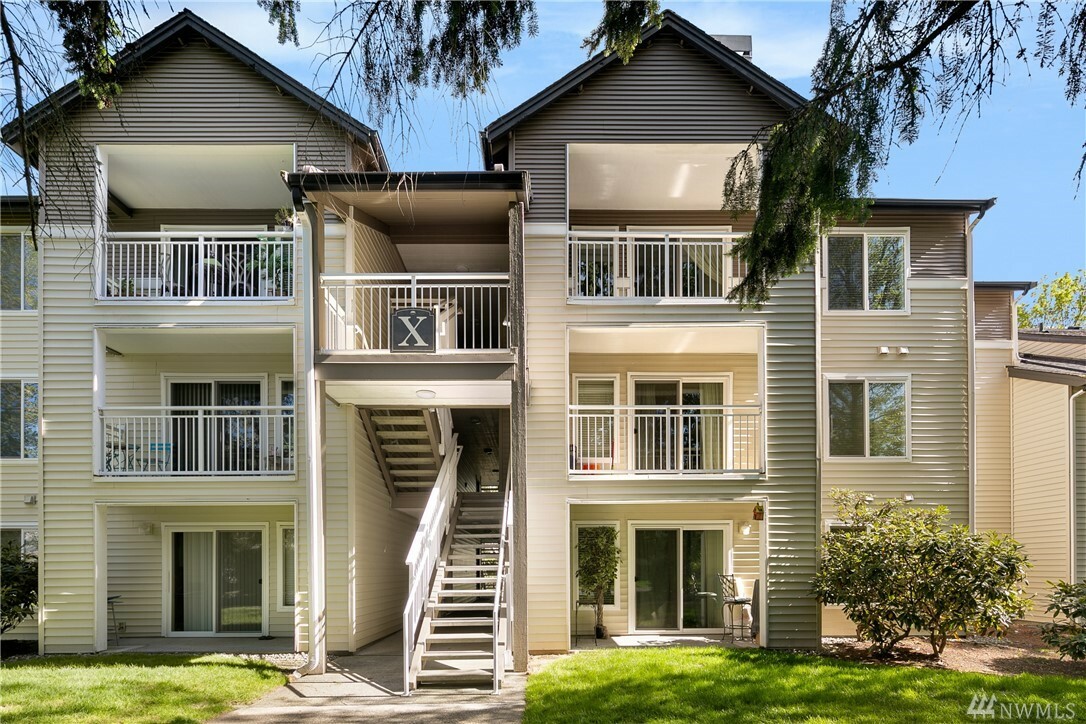 Property Photo:  12303 Harbour Pointe Blvd X304  WA 98275 