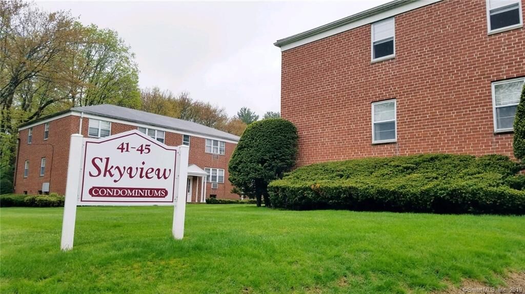 Property Photo:  45 Sky View Drive 4  CT 06117 