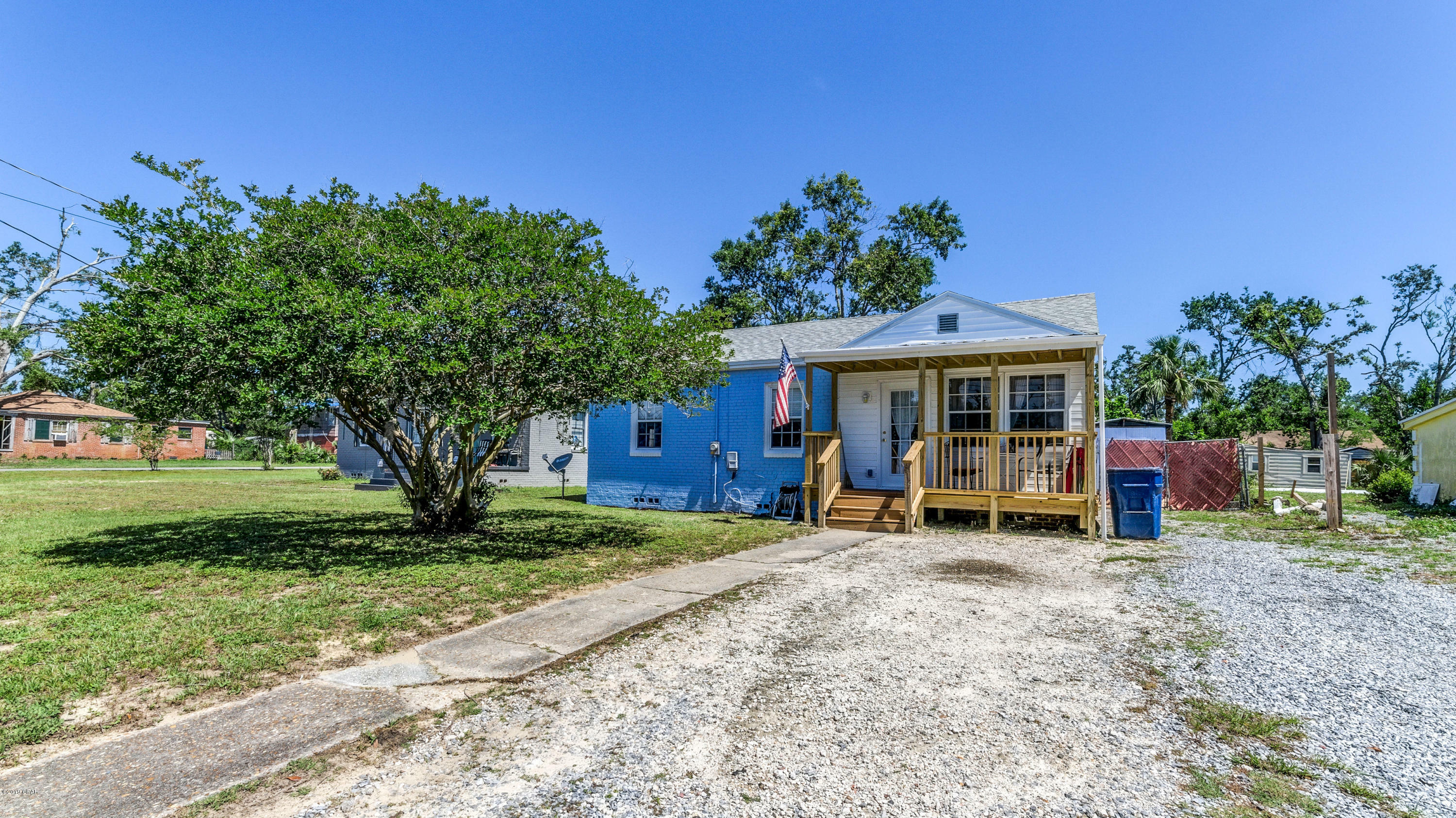 Property Photo: 1434 W 10th Street FL 32401