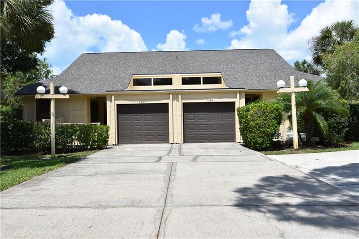 Property Photo: 7924 Woodpointe Court 30 FL 34238
