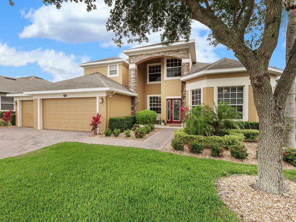 Property Photo:  3805 Thornewood Way  FL 34711 