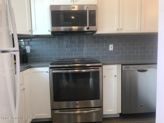 Property Photo: 127 Ocean Park Lane FL 32920