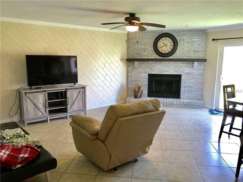 Property Photo: 1229 Watersedge Drive FL 33801