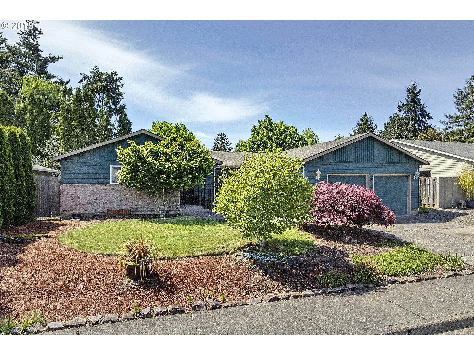 Property Photo:  1075 NW 180th Ave  OR 97006 