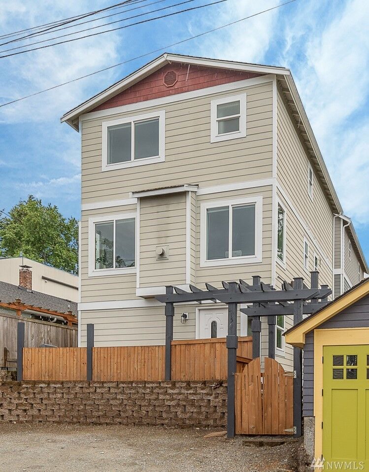 Property Photo:  150 W Florentia St B  WA 98119 