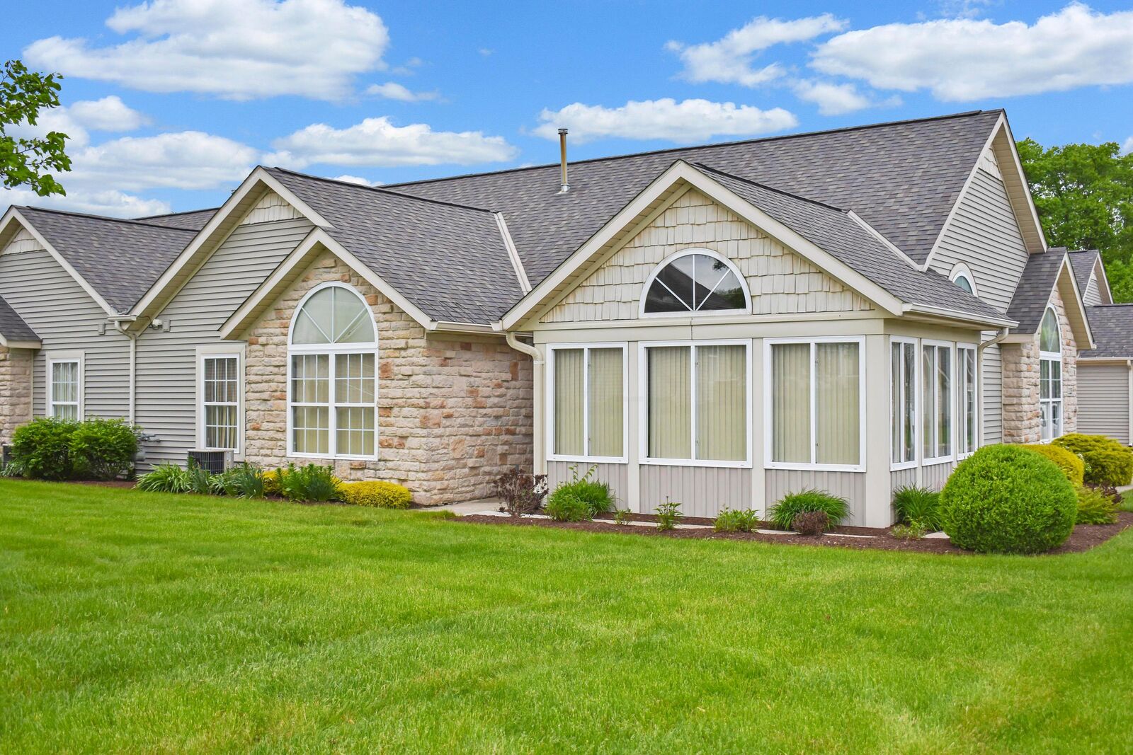 Property Photo: 1125 Cobblefield Drive OH 44903