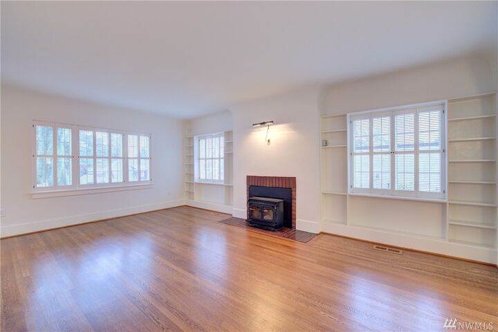 Property Photo:  209 36th Ave E  WA 98112 