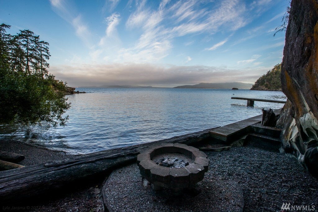 Property Photo:  373 Cove Rd  WA 98229 