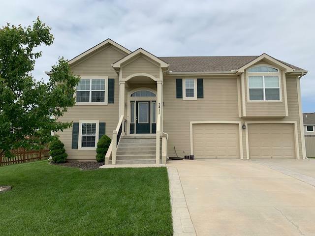 Property Photo:  2411 Gettysburg Drive  KS 64048 