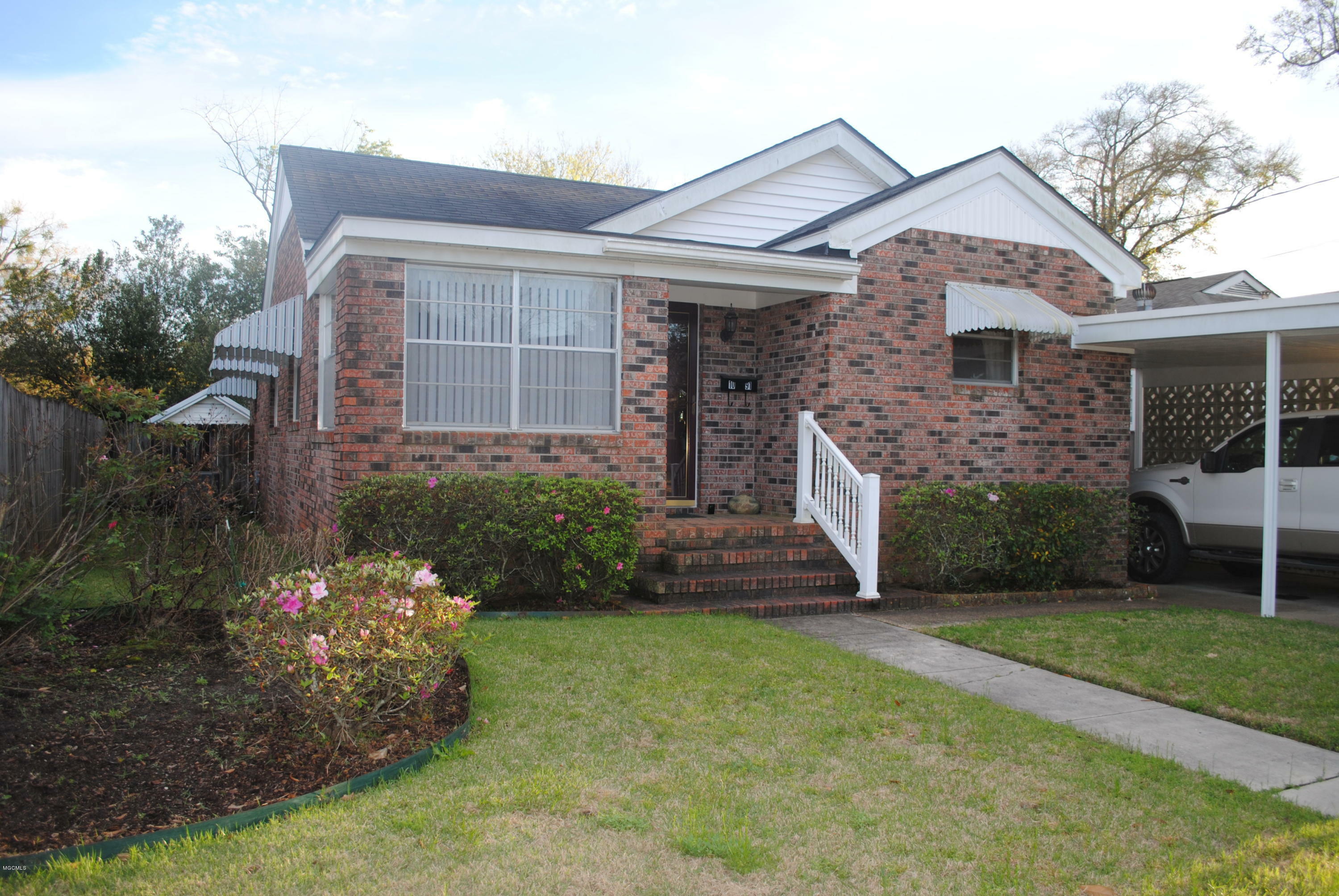 Property Photo:  1091 Lasalle Street  MS 39530 